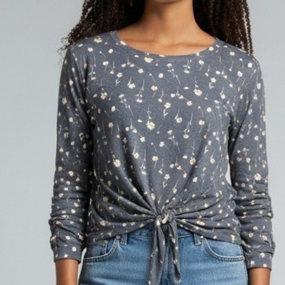 Women’s Gray Floral Tie-Front Long Sleeve Top